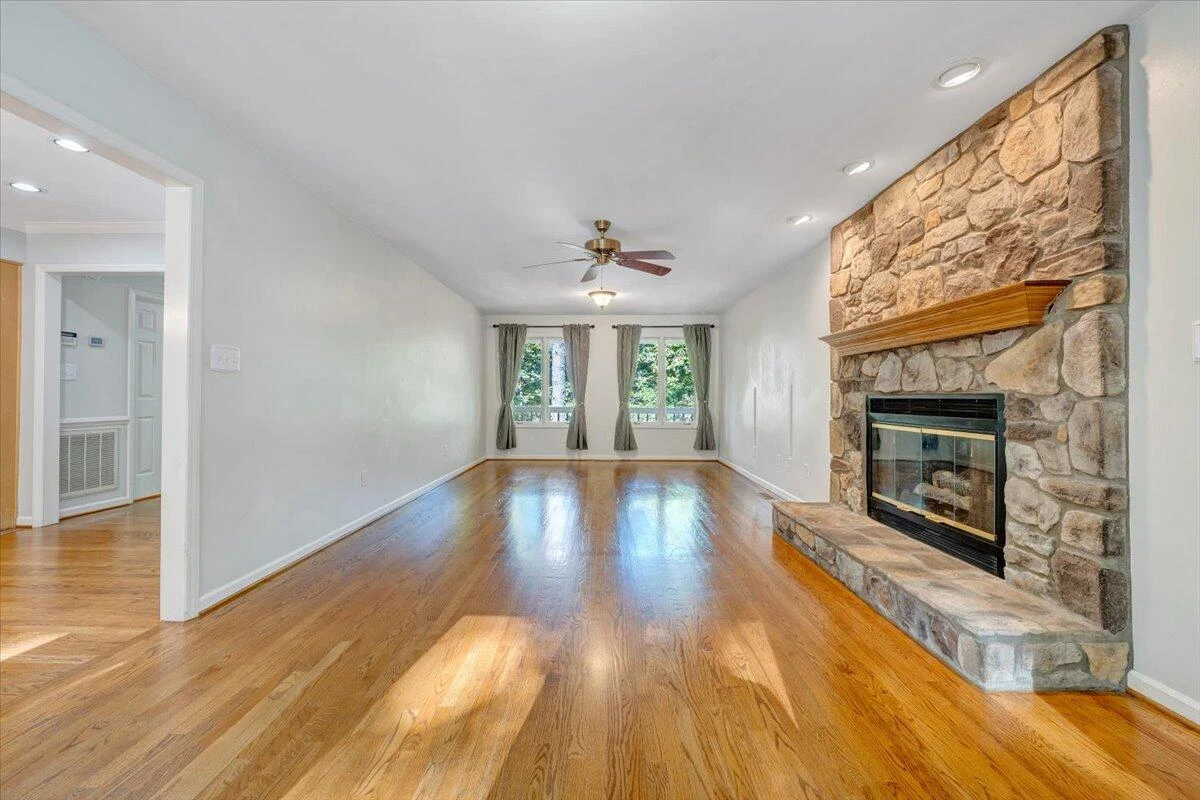 4331 Fox Croft CIR - Photo 27