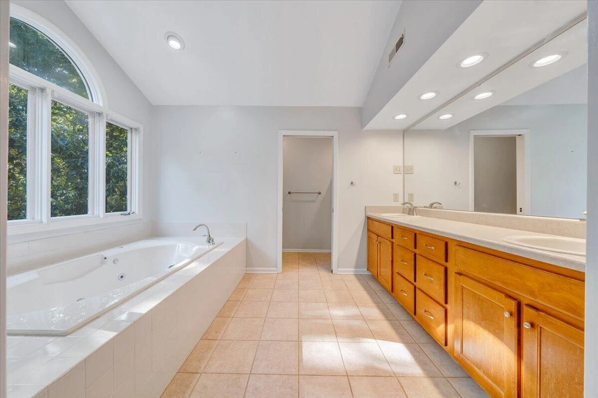4331 Fox Croft CIR - Photo 39