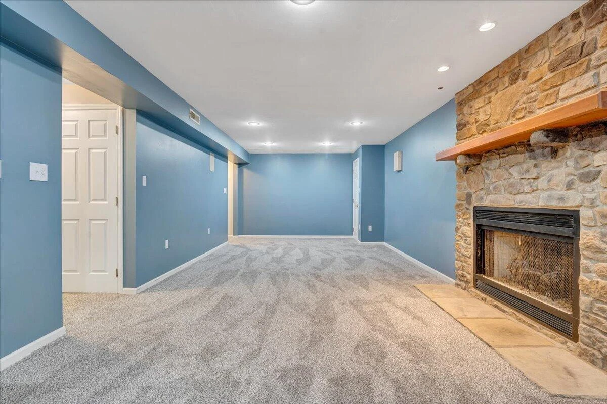 4331 Fox Croft CIR - Photo 51