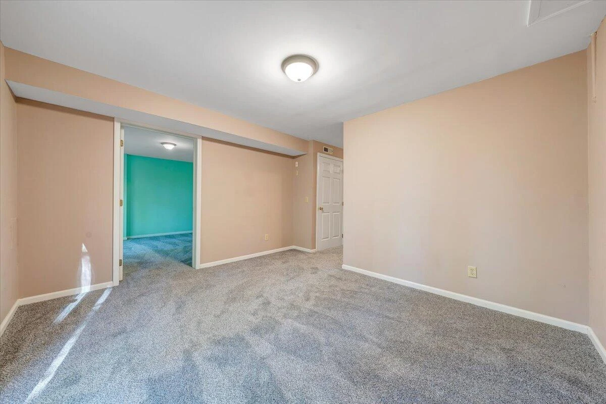 4331 Fox Croft CIR - Photo 56