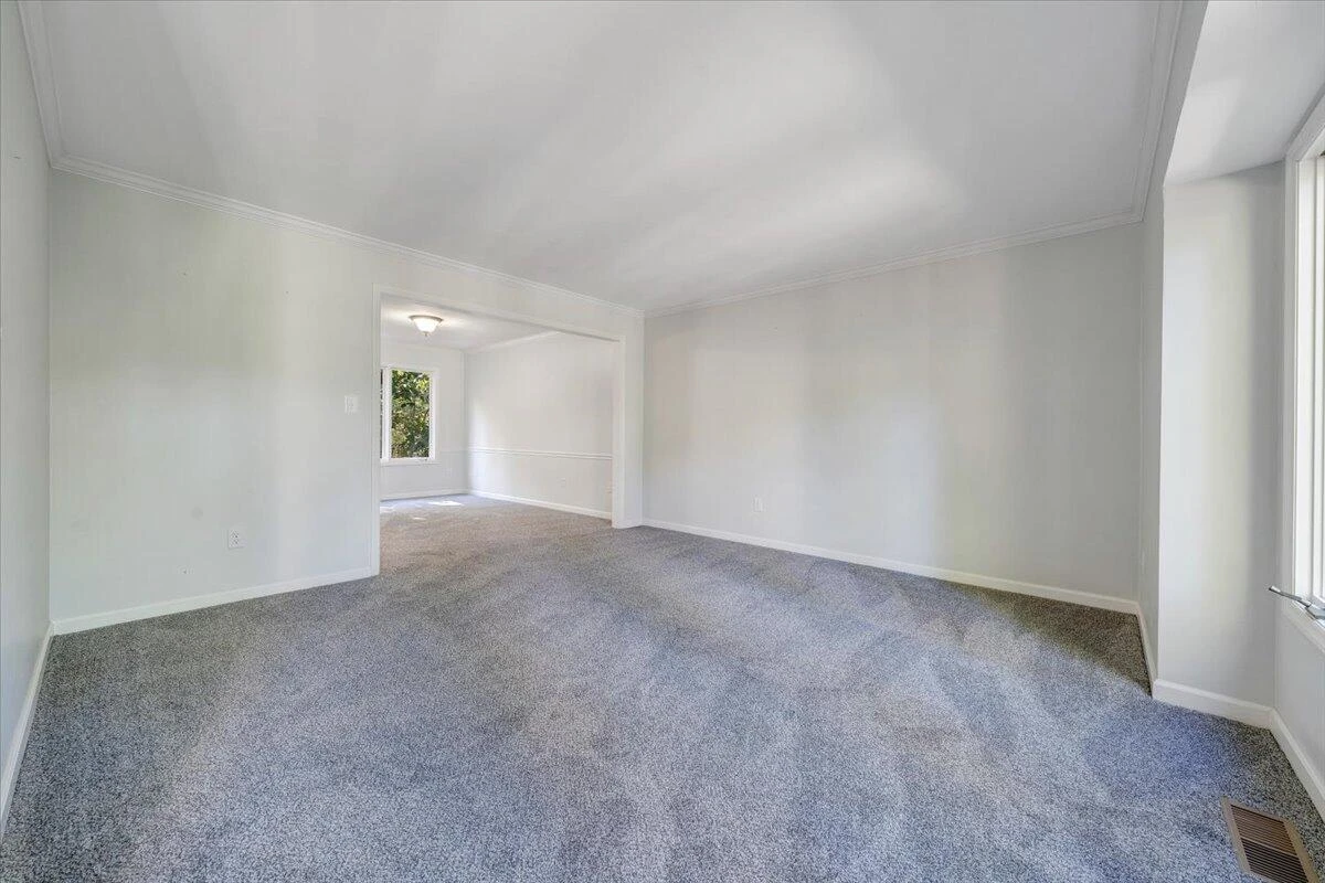 4331 Fox Croft CIR - Photo 10