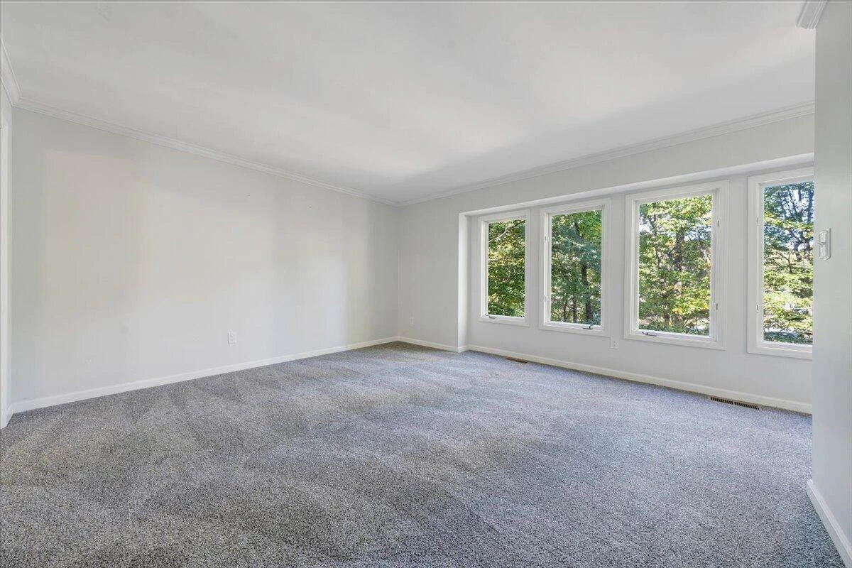 4331 Fox Croft CIR - Photo 11