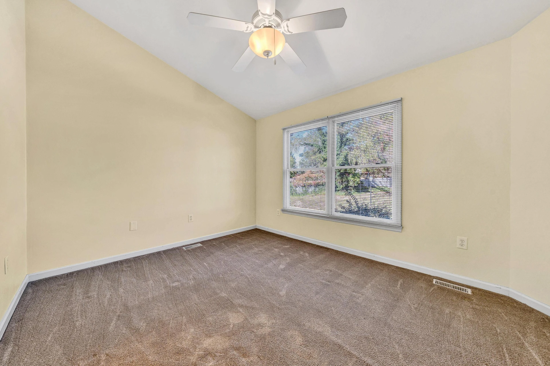 4733 Oakcliff DR - Photo 20