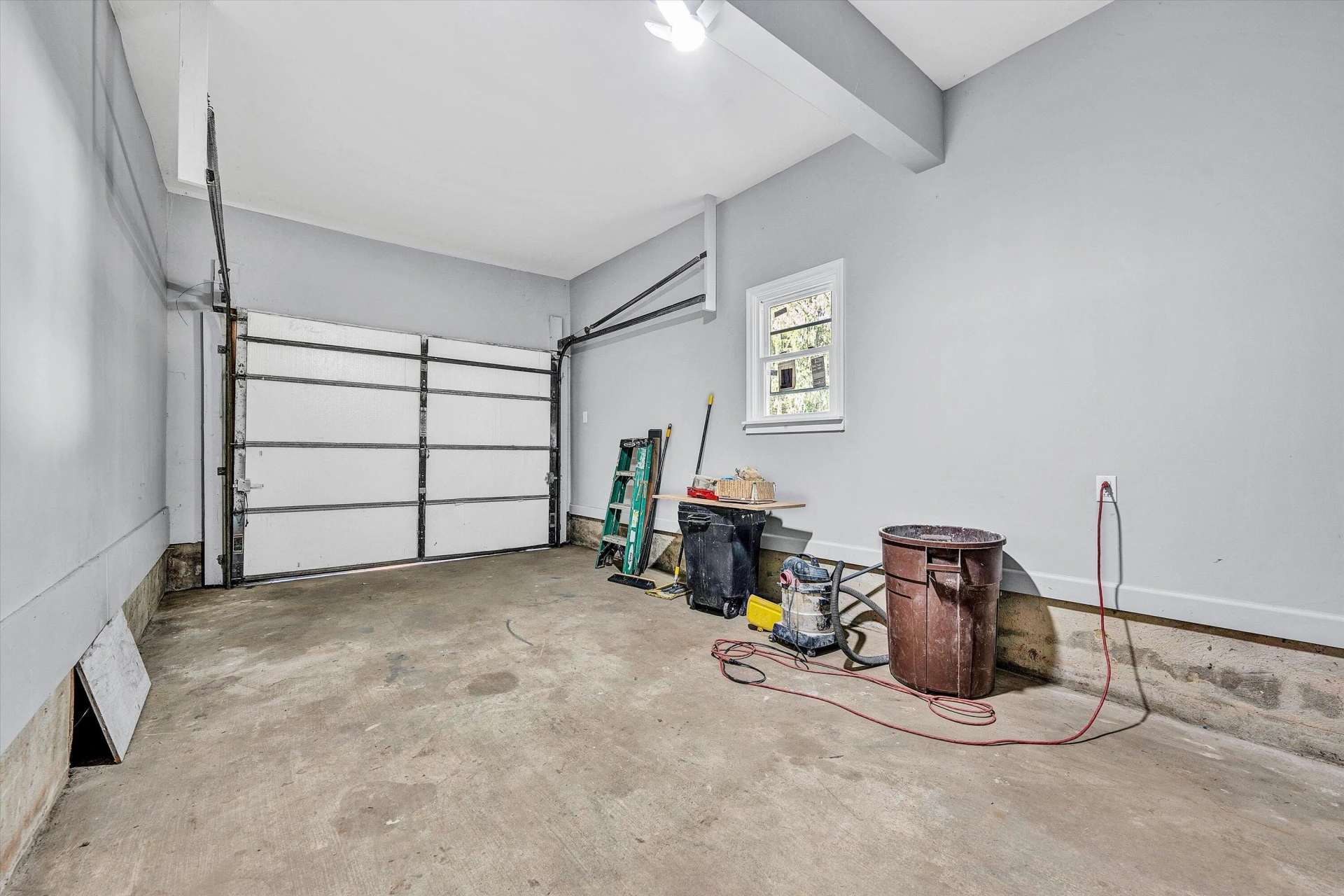 304 Broken Arrow LN - Photo 33
