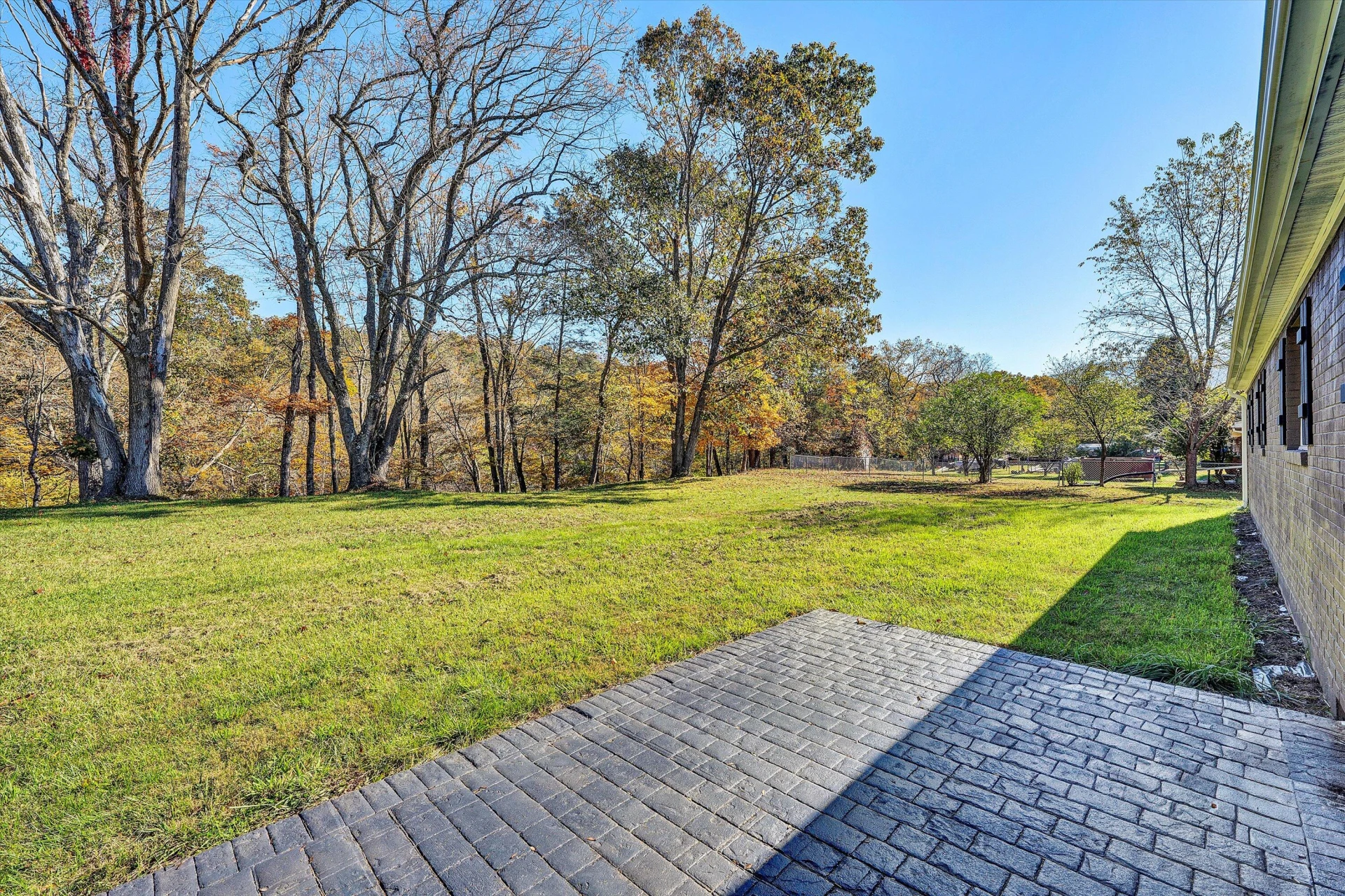 304 Broken Arrow LN - Photo 37