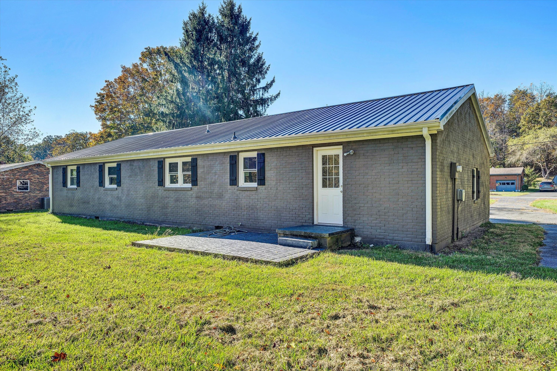 304 Broken Arrow LN - Photo 39