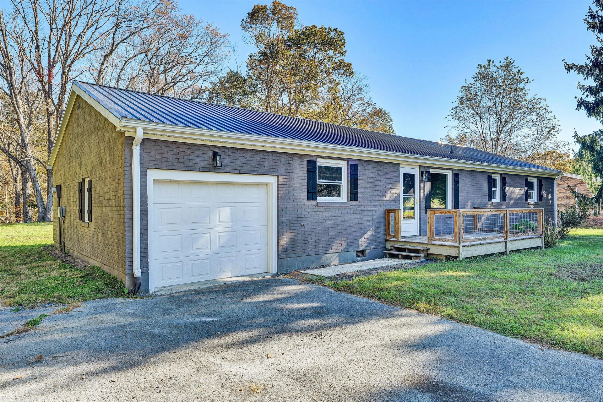304 Broken Arrow LN - Photo 4