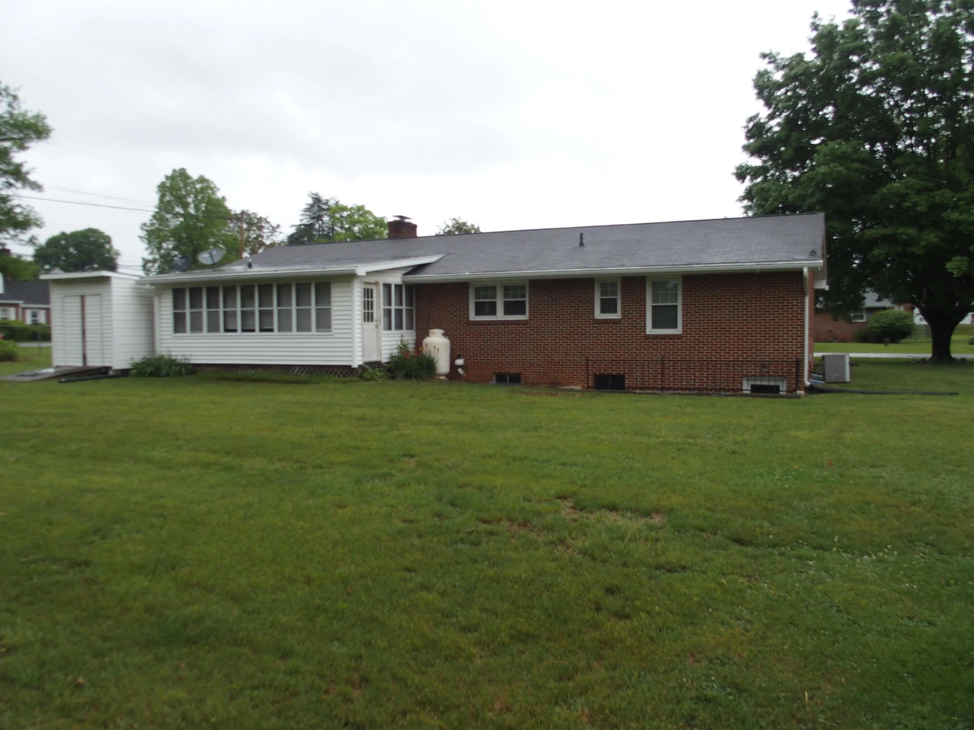 107 LILAC DR - Photo 5