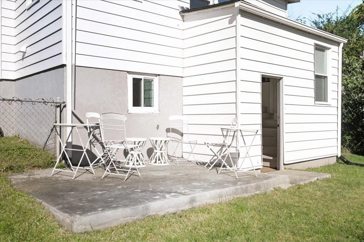 2110 Carroll AVE NW - Photo 24