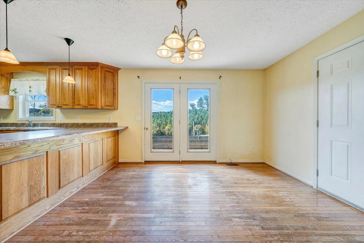 435 Suffolk LN - Photo 10