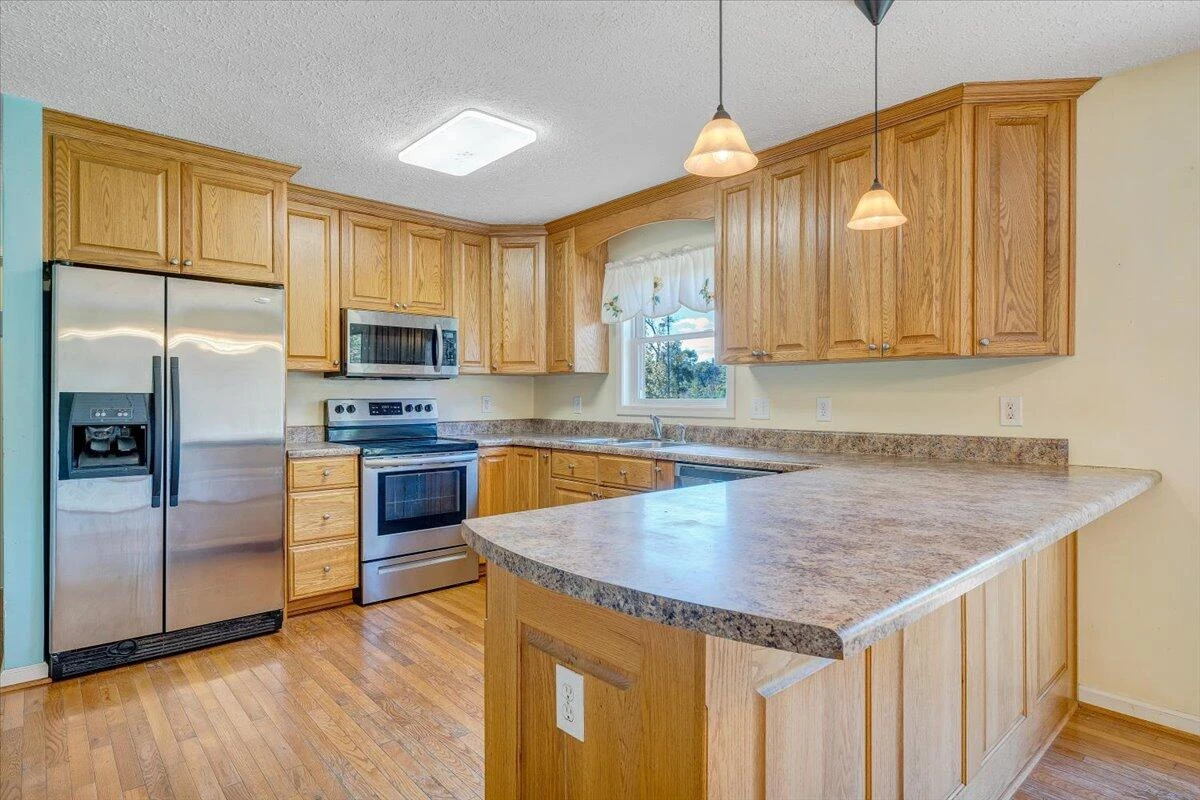 435 Suffolk LN - Photo 11