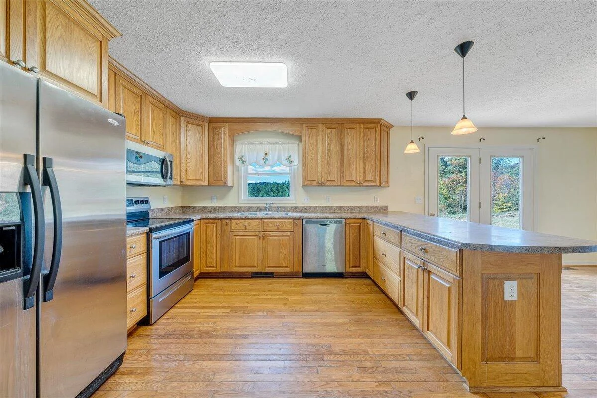 435 Suffolk LN - Photo 15
