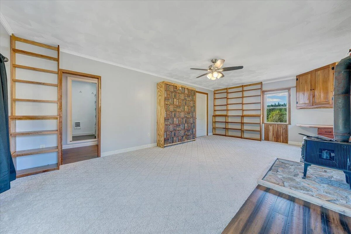 435 Suffolk LN - Photo 19