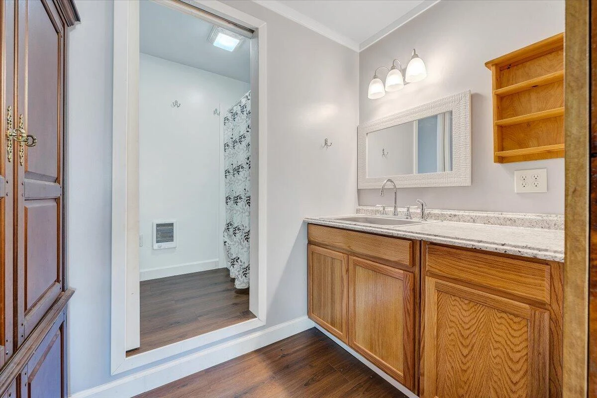 435 Suffolk LN - Photo 20