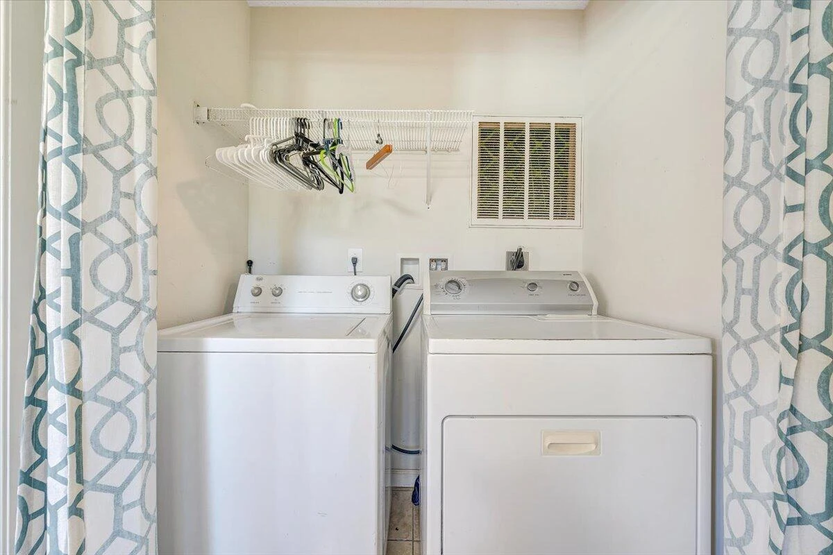 435 Suffolk LN - Photo 21