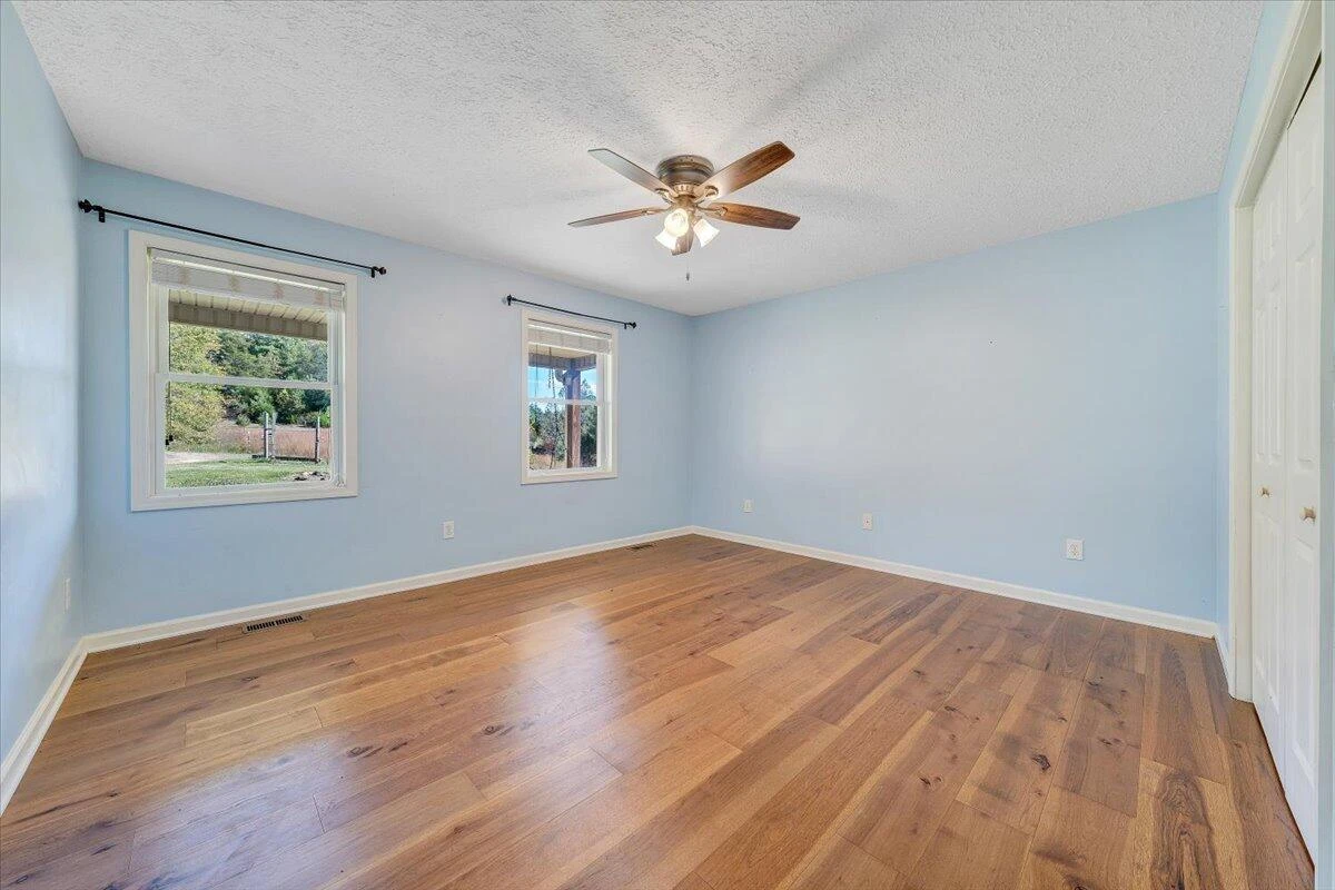 435 Suffolk LN - Photo 22