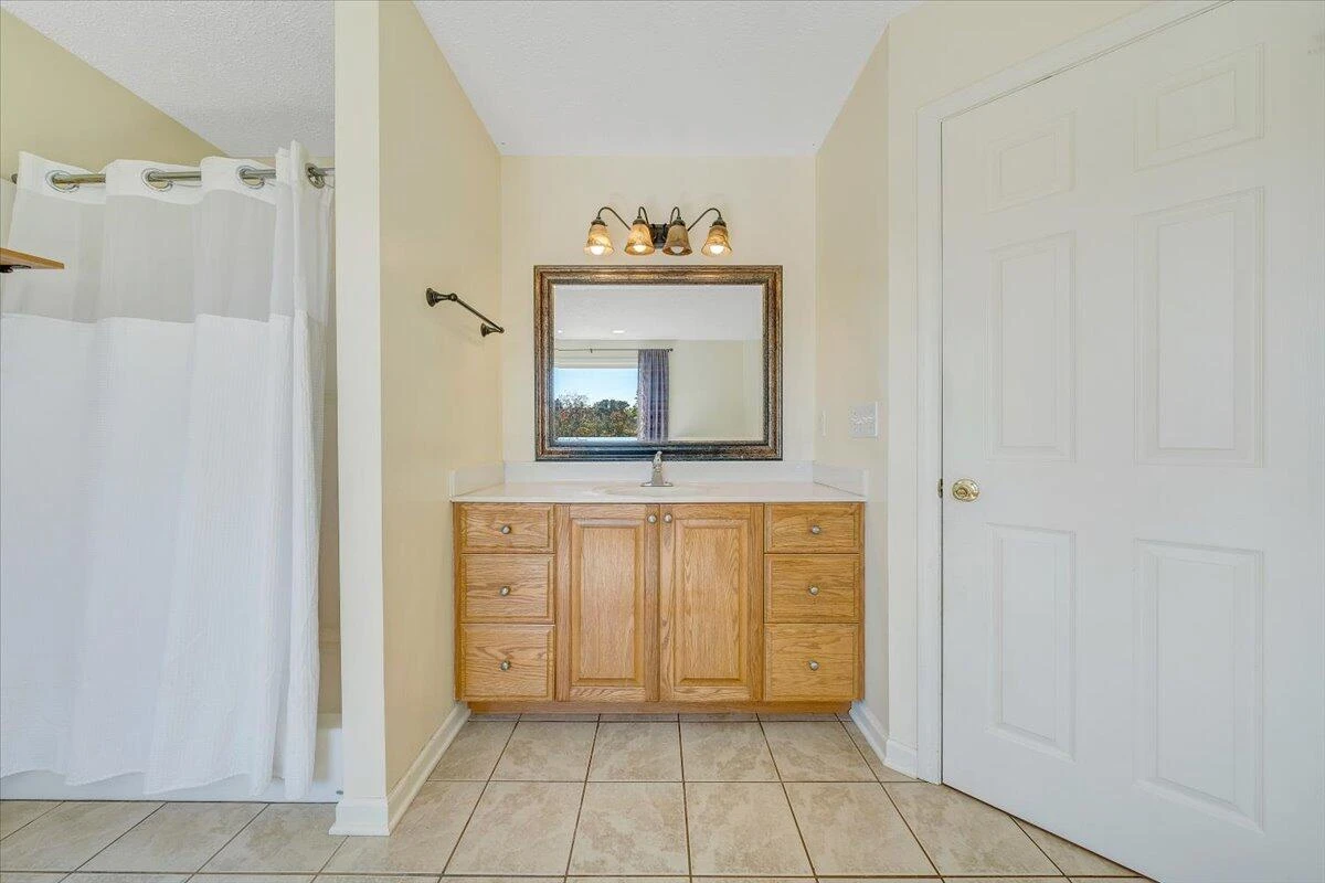 435 Suffolk LN - Photo 25