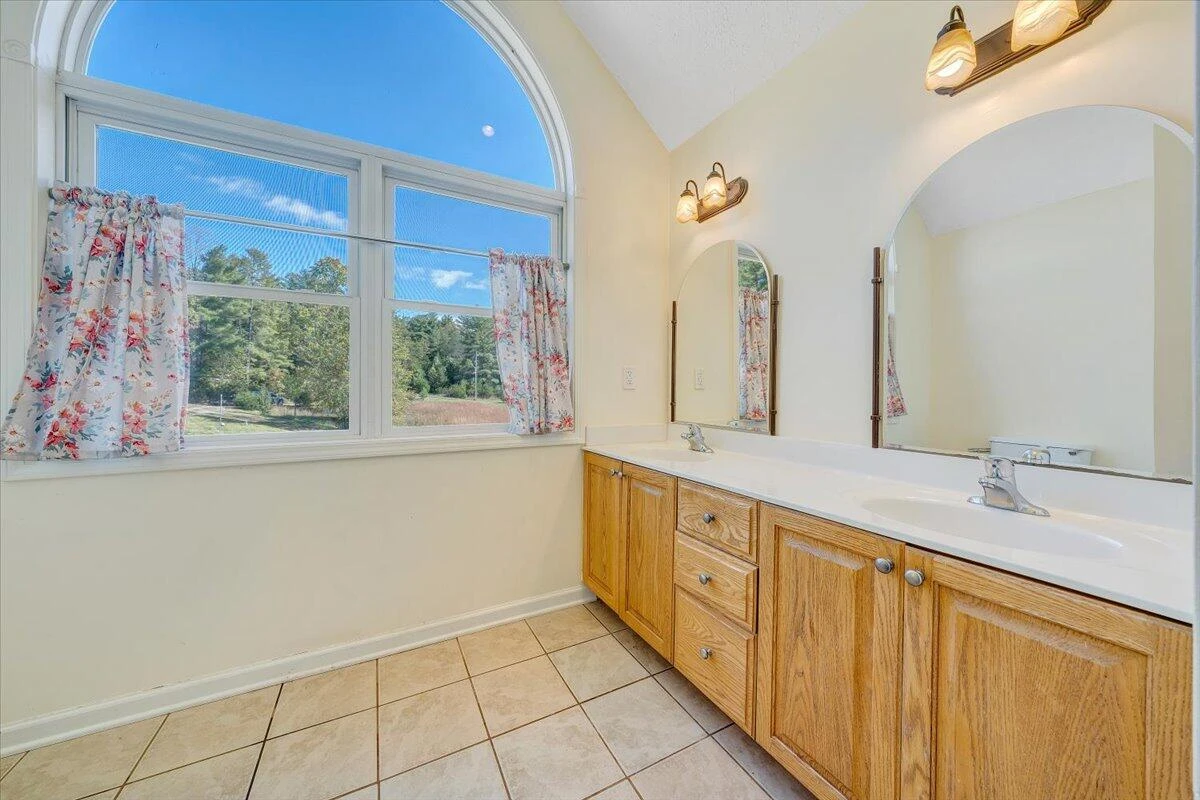 435 Suffolk LN - Photo 29
