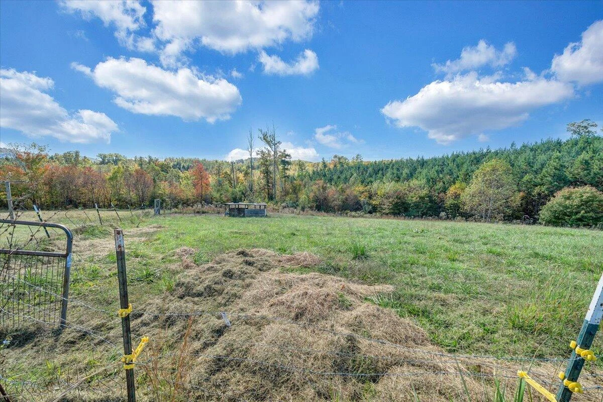 435 Suffolk LN - Photo 33