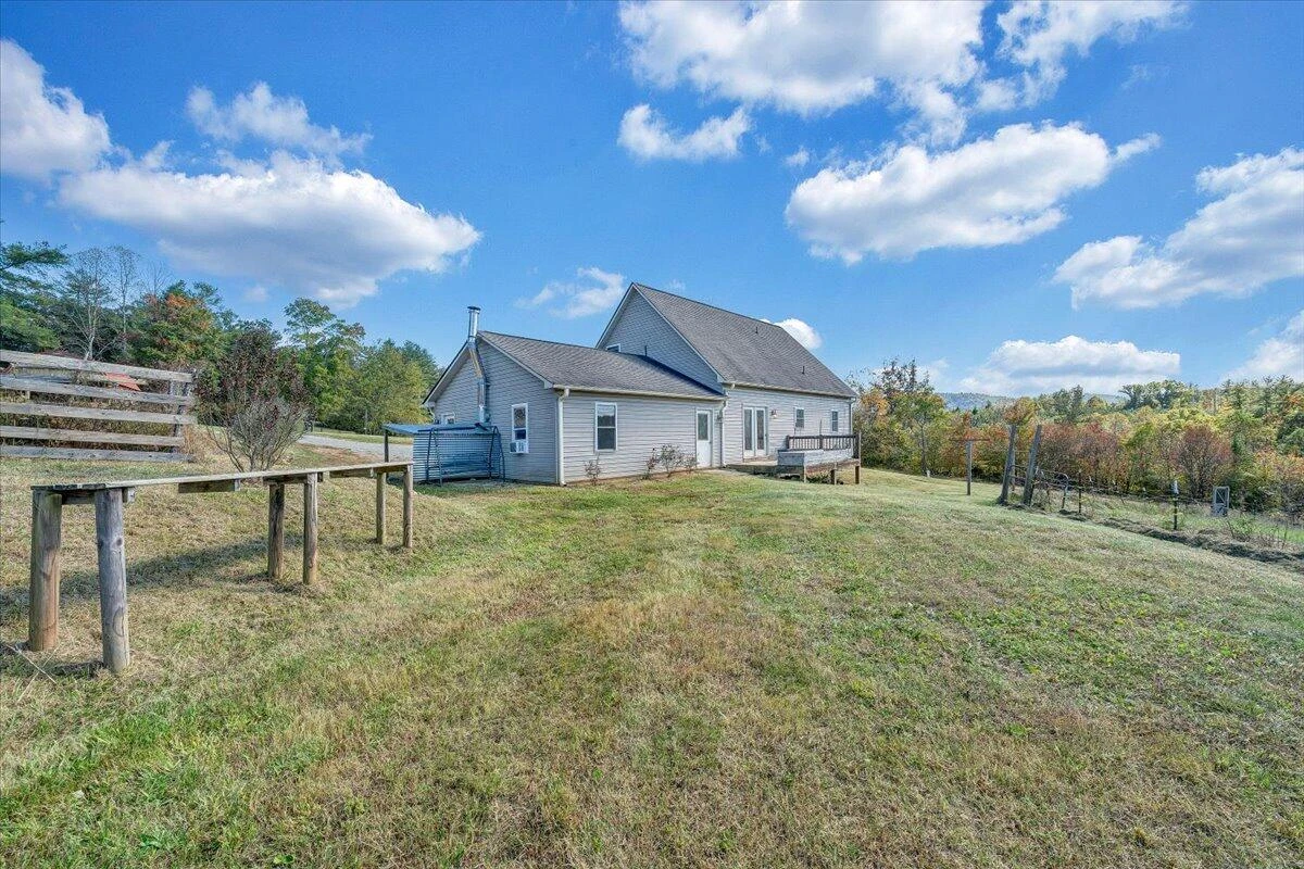 435 Suffolk LN - Photo 36