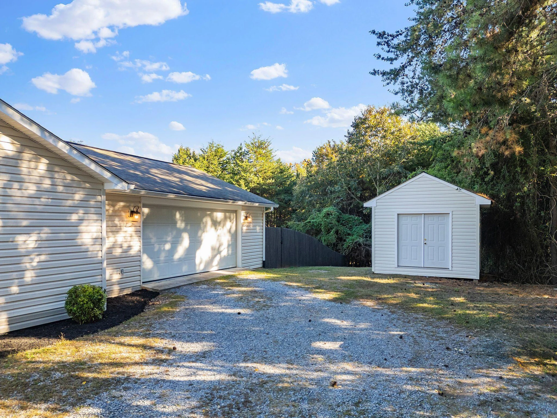 103 Craddock LN - Photo 7