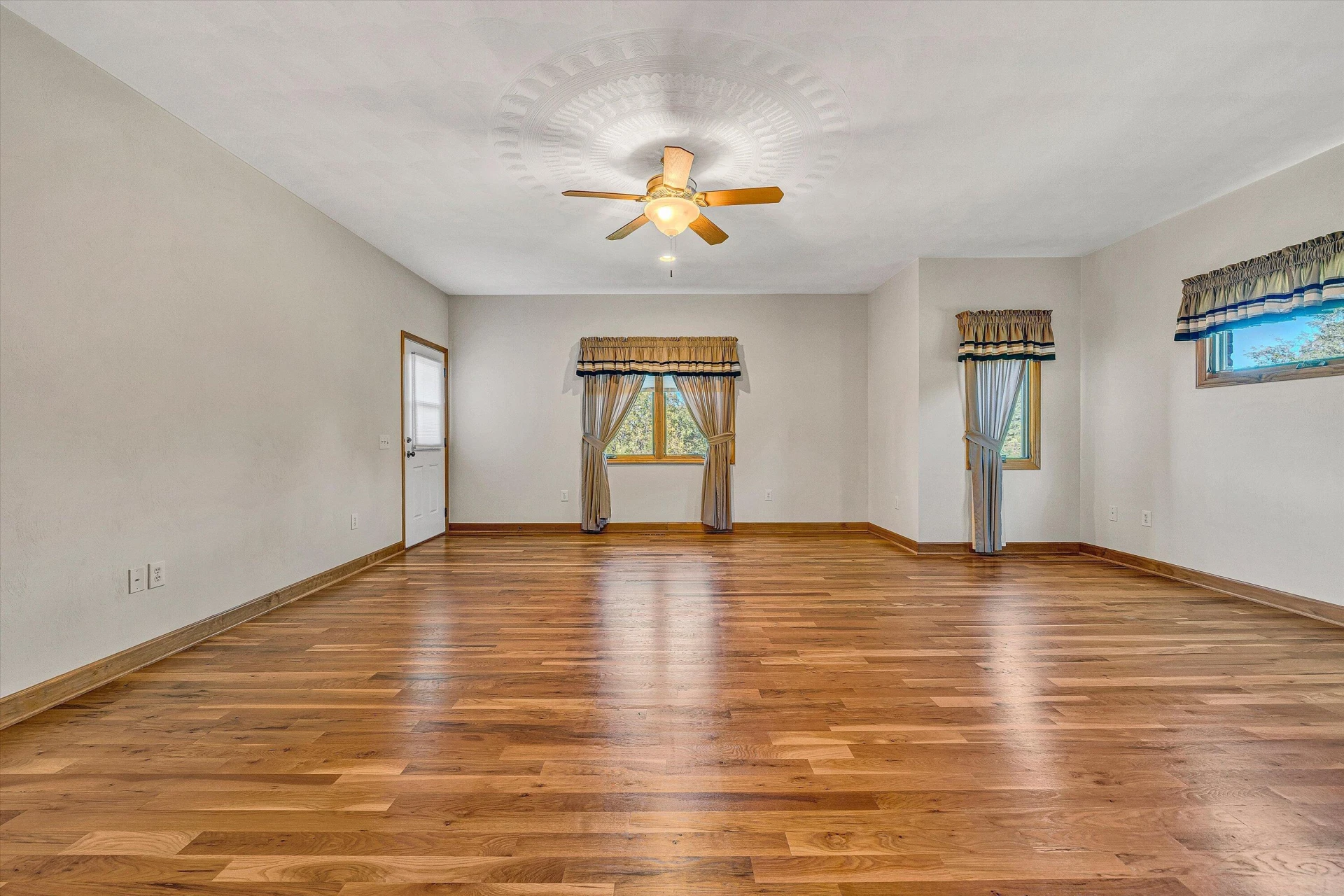 196 Halsey CT - Photo 16