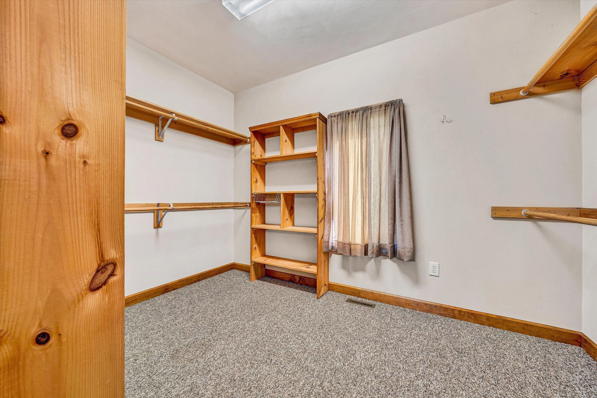 196 Halsey CT - Photo 24