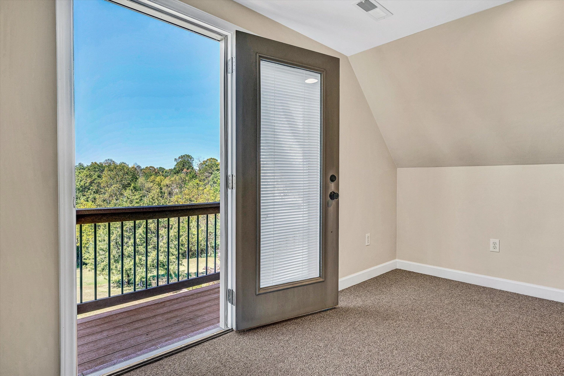 196 Halsey CT - Photo 40