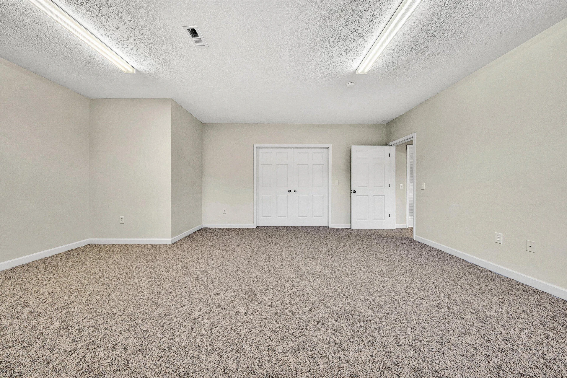 196 Halsey CT - Photo 51