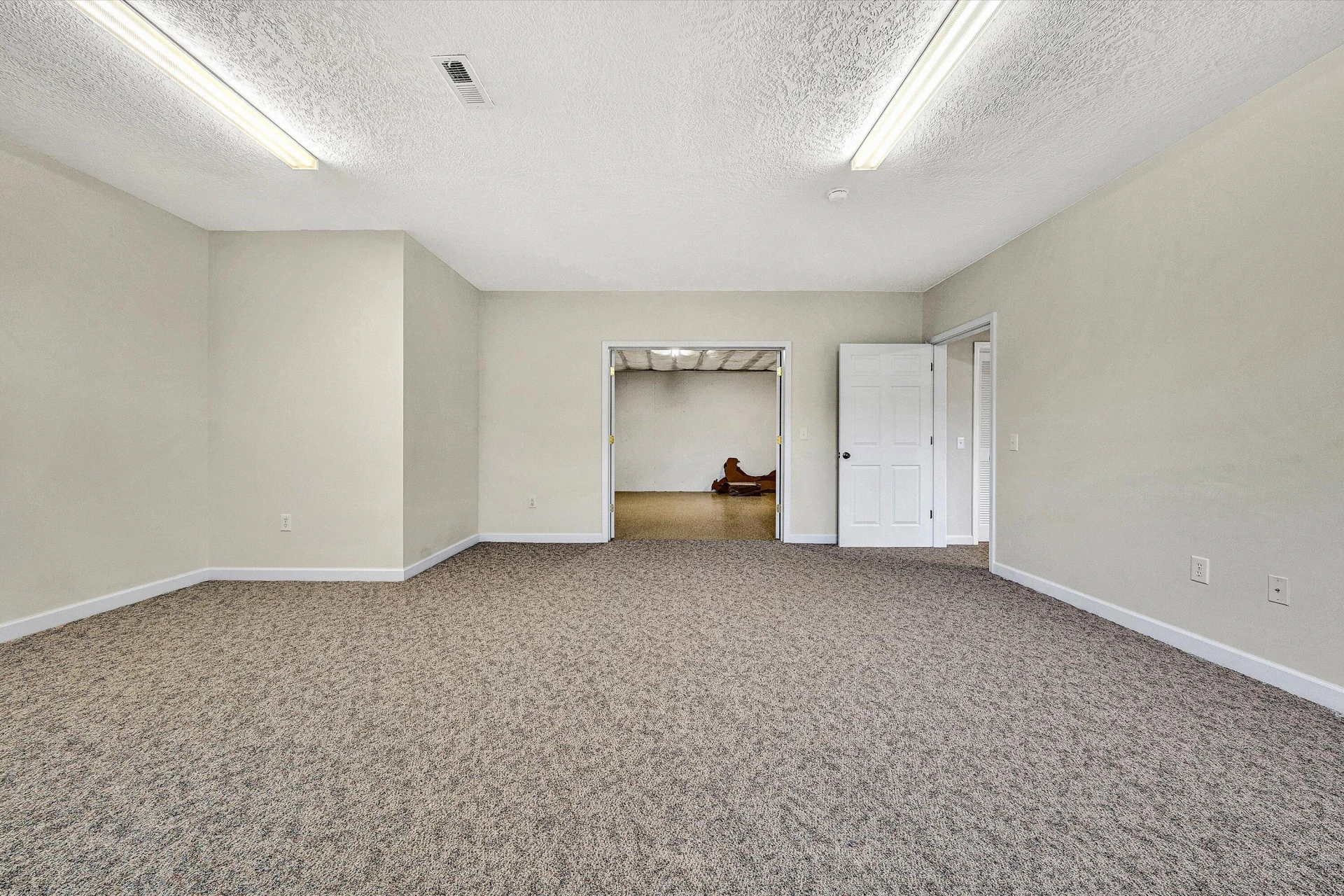 196 Halsey CT - Photo 52