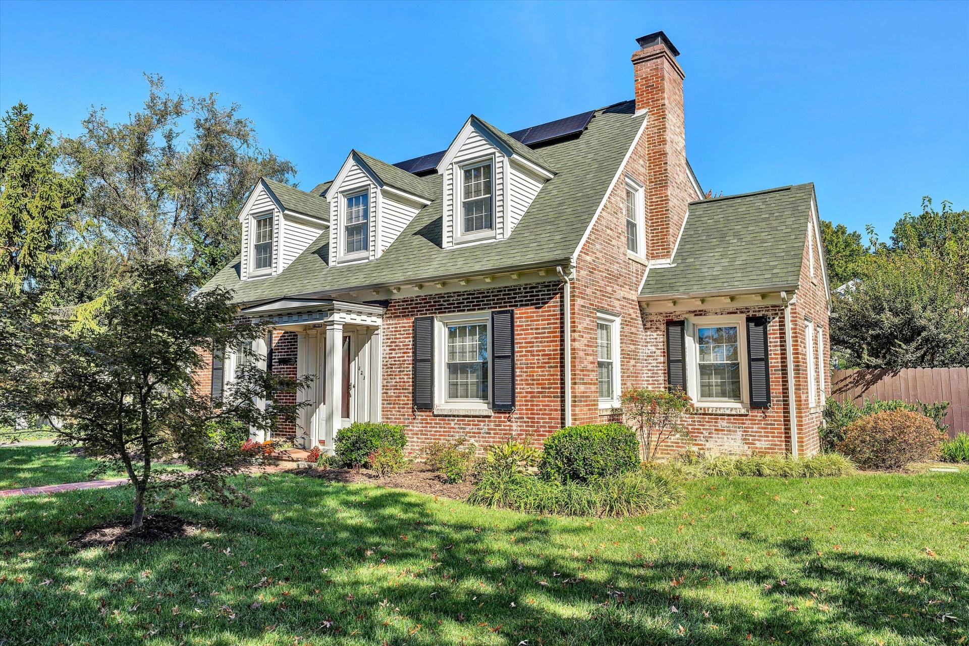 323 Roanoke BLVD