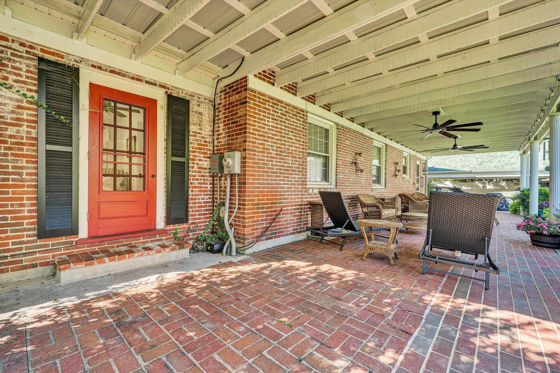323 Roanoke BLVD - Photo 10