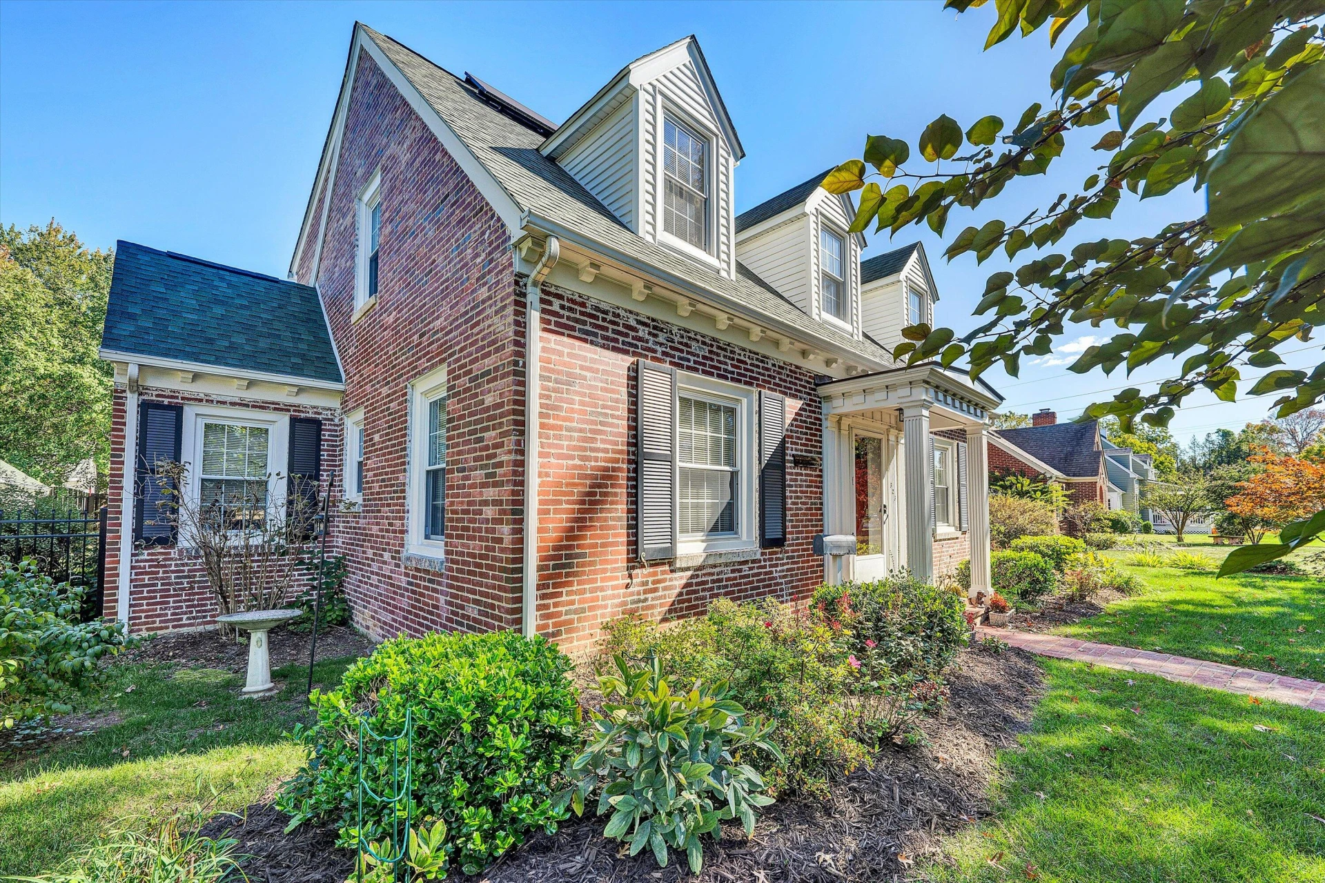 323 Roanoke BLVD - Photo 4