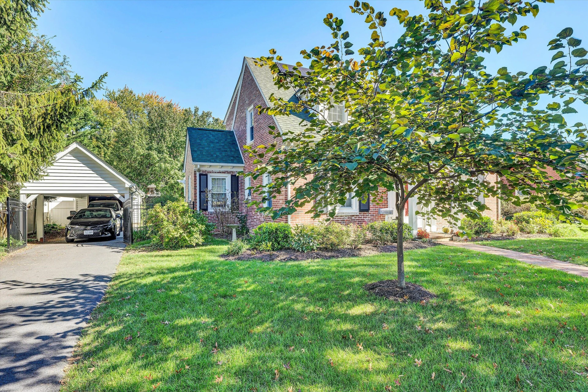 323 Roanoke BLVD - Photo 5