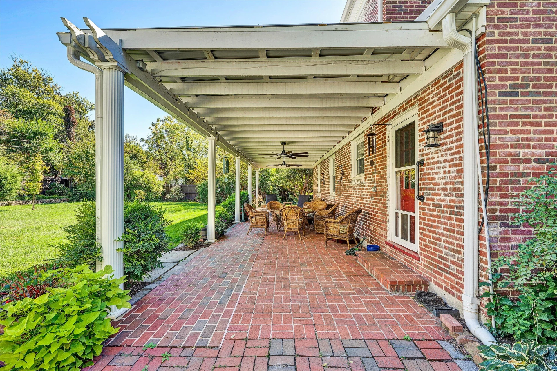 323 Roanoke BLVD - Photo 7