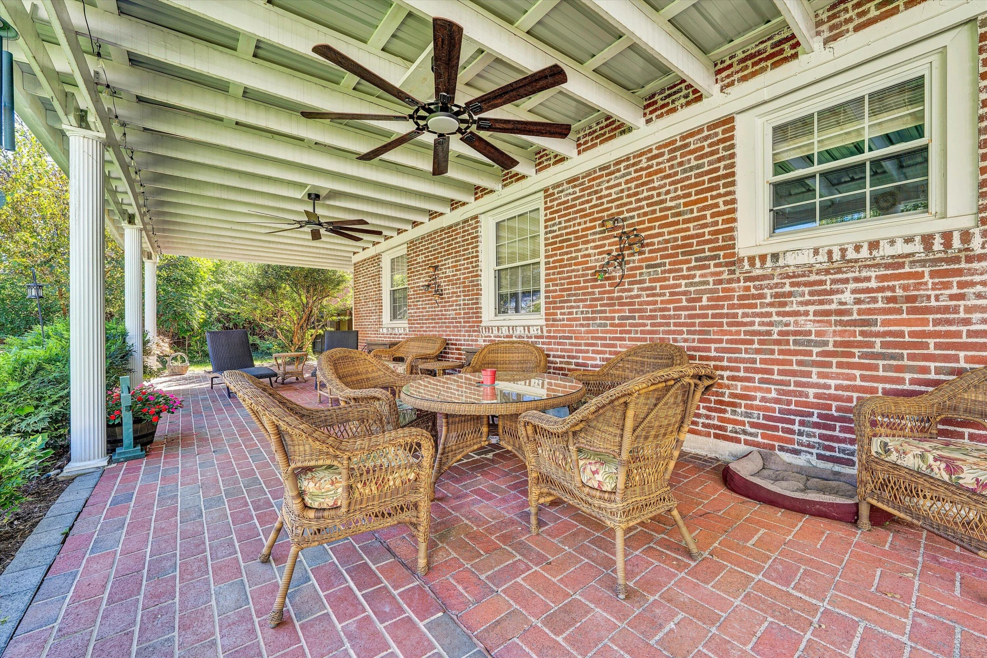 323 Roanoke BLVD - Photo 8