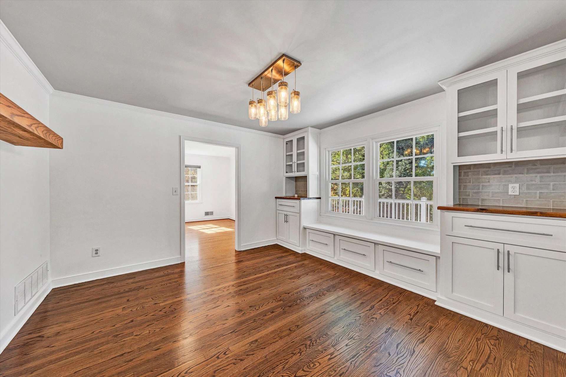 3033 Bancroft DR SW - Photo 15