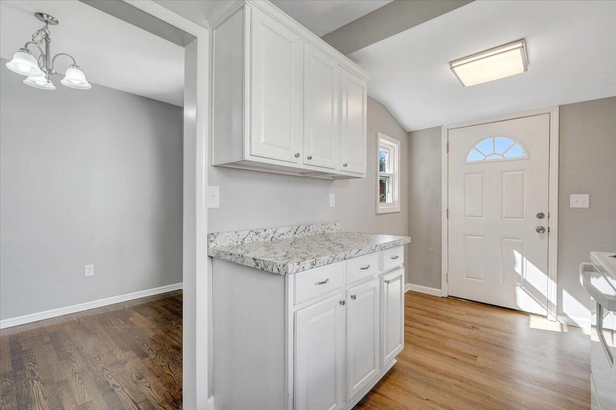 144 Courtney AVE NE - Photo 18