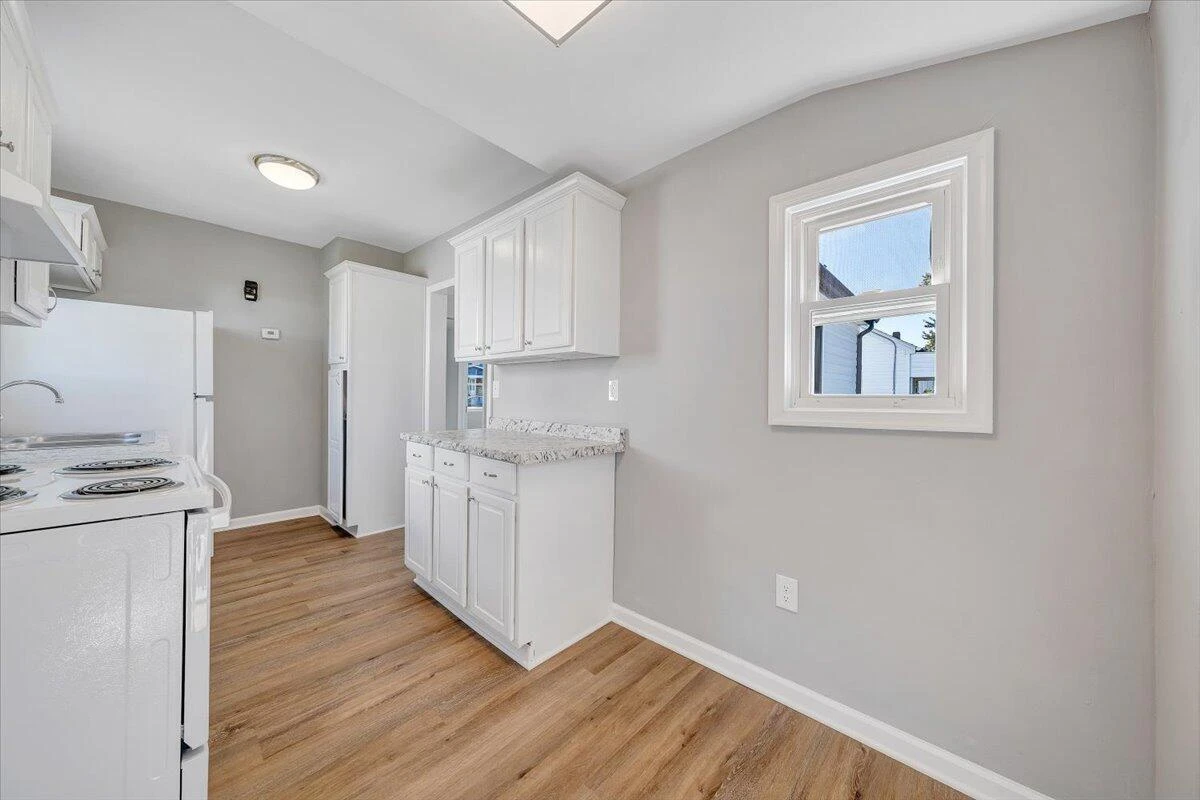 144 Courtney AVE NE - Photo 20