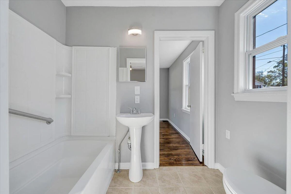 144 Courtney AVE NE - Photo 33