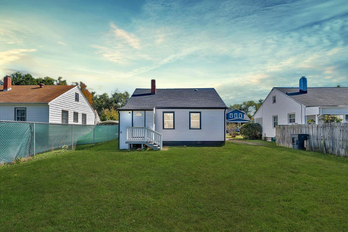 144 Courtney AVE NE - Photo 5