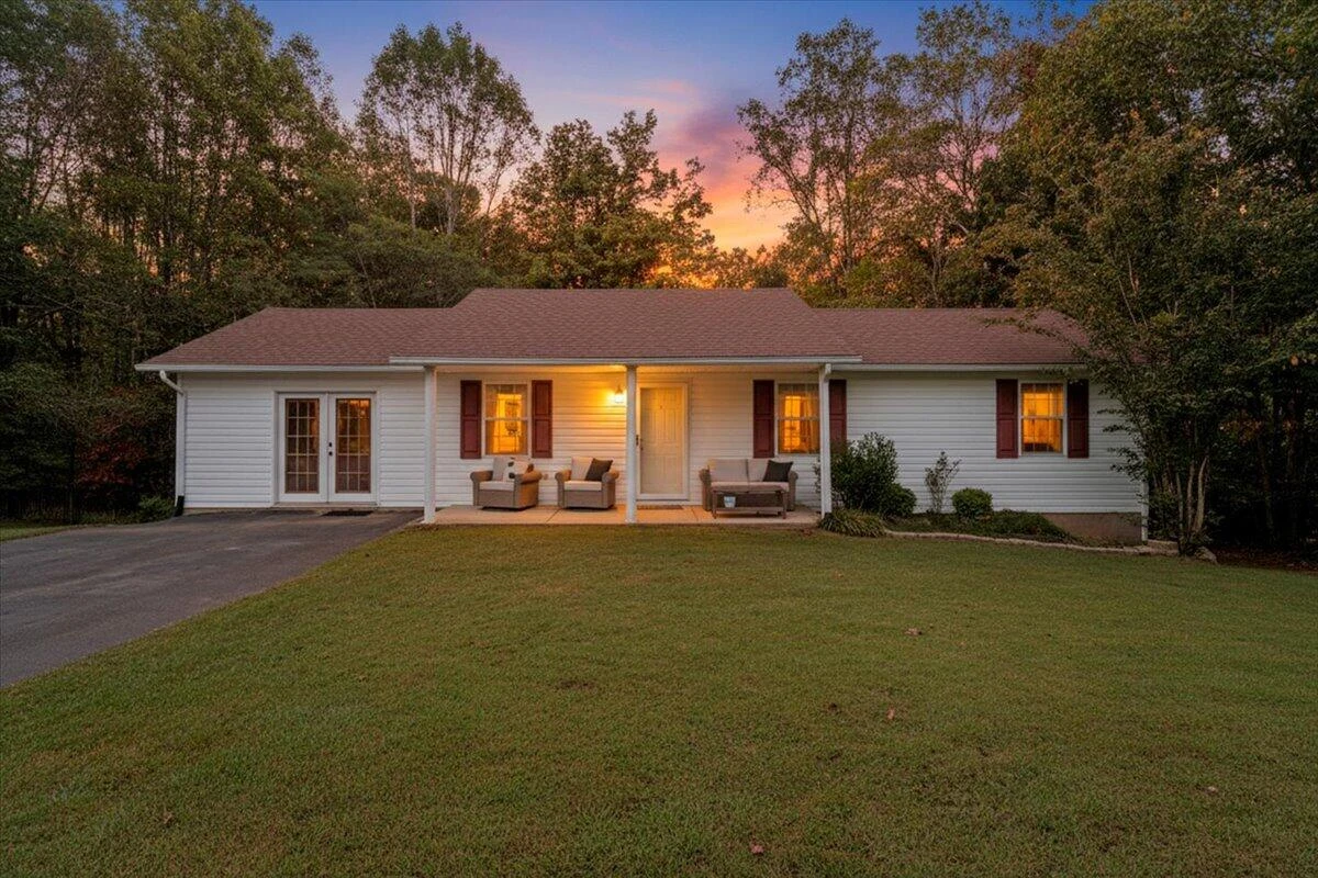 9050 Fairystone Park Hwy