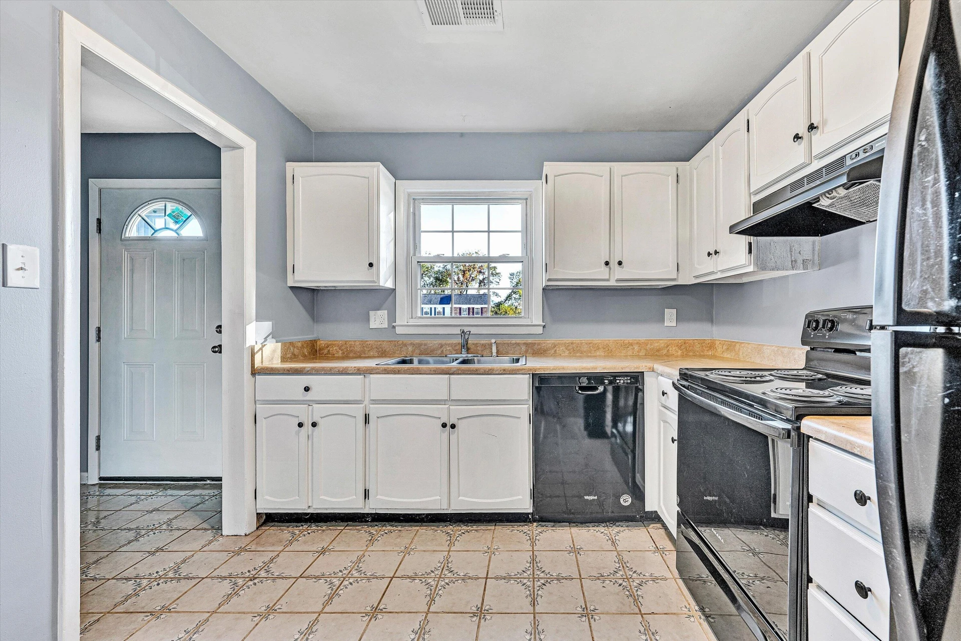 106 Southampton DR - Photo 4
