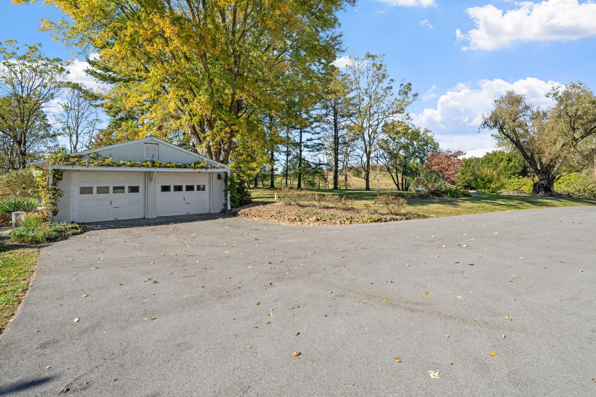 649 Shawnee TRL - Photo 47