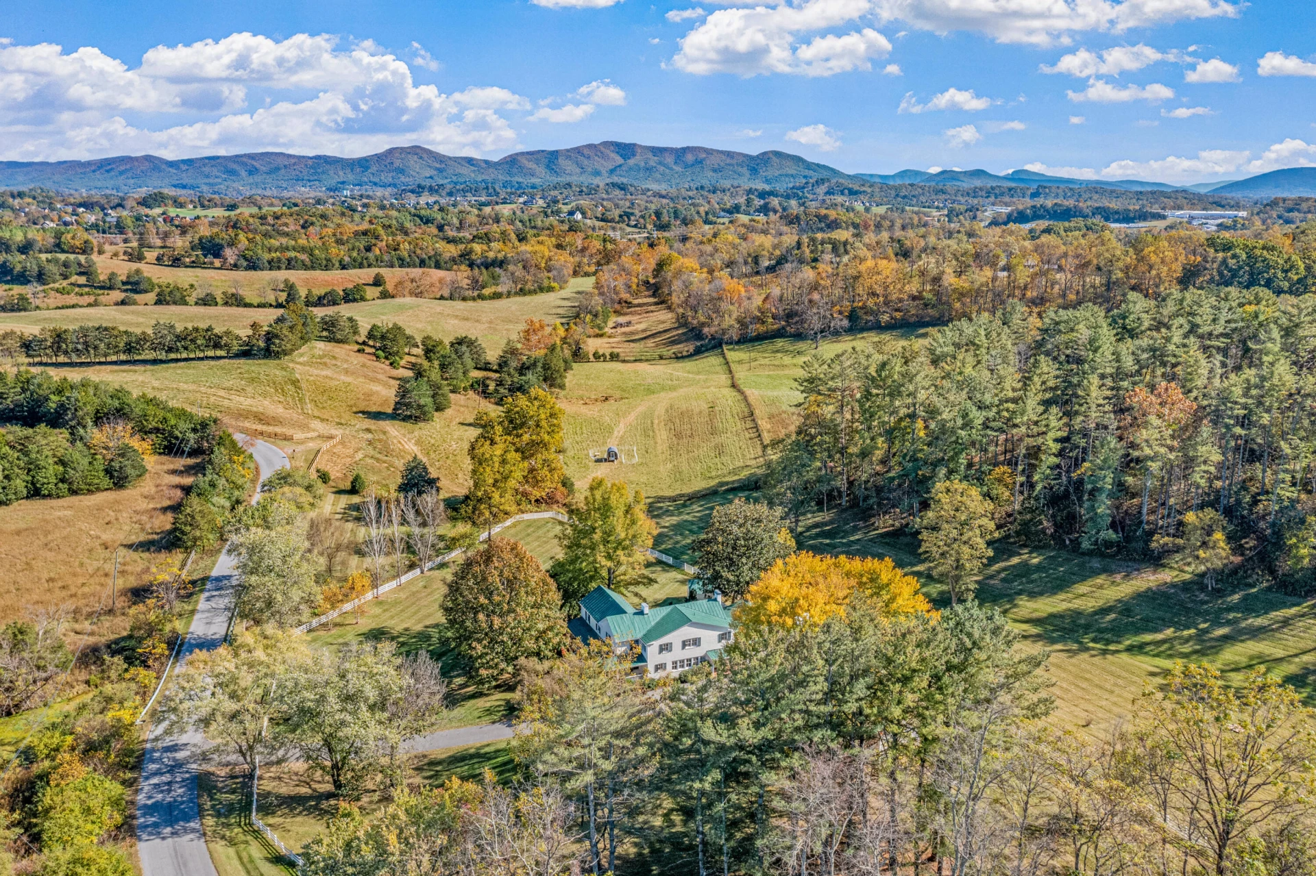 649 Shawnee TRL - Photo 10