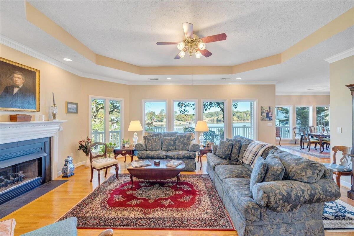 265 Hampton DR - Photo 17