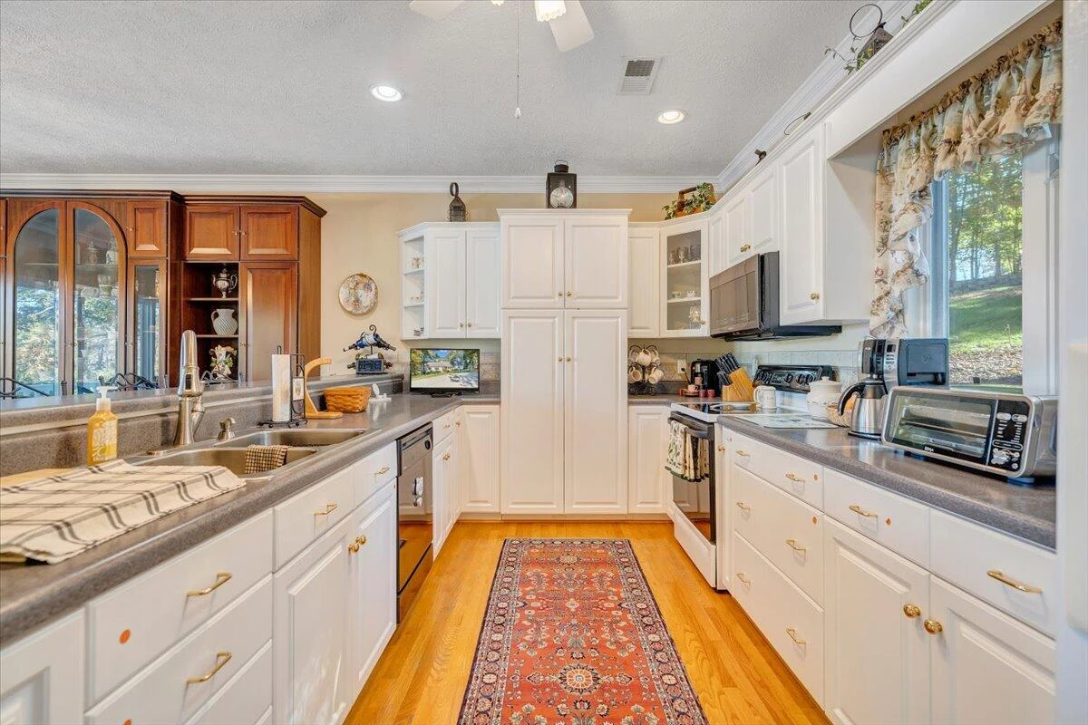 265 Hampton DR - Photo 32