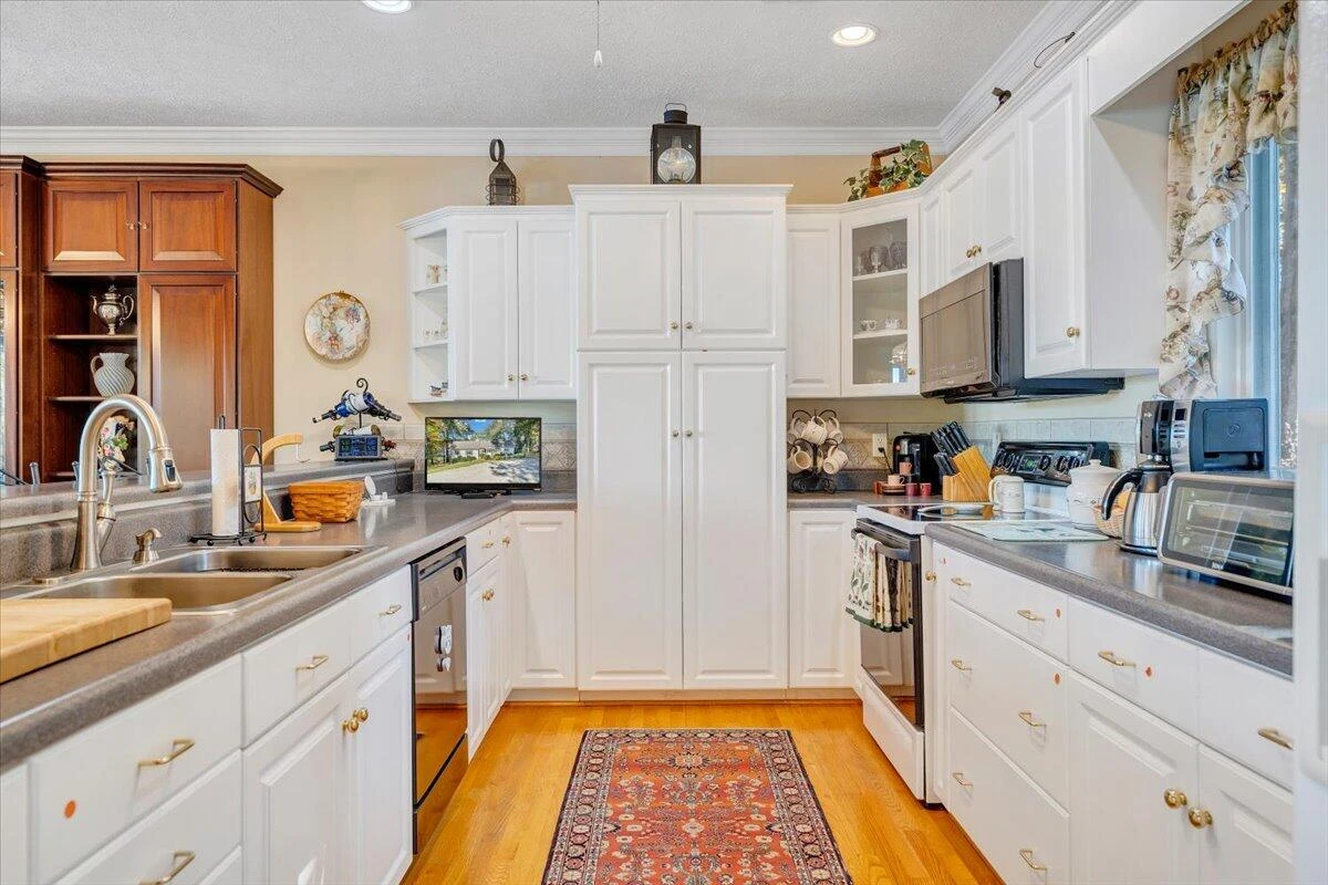 265 Hampton DR - Photo 33
