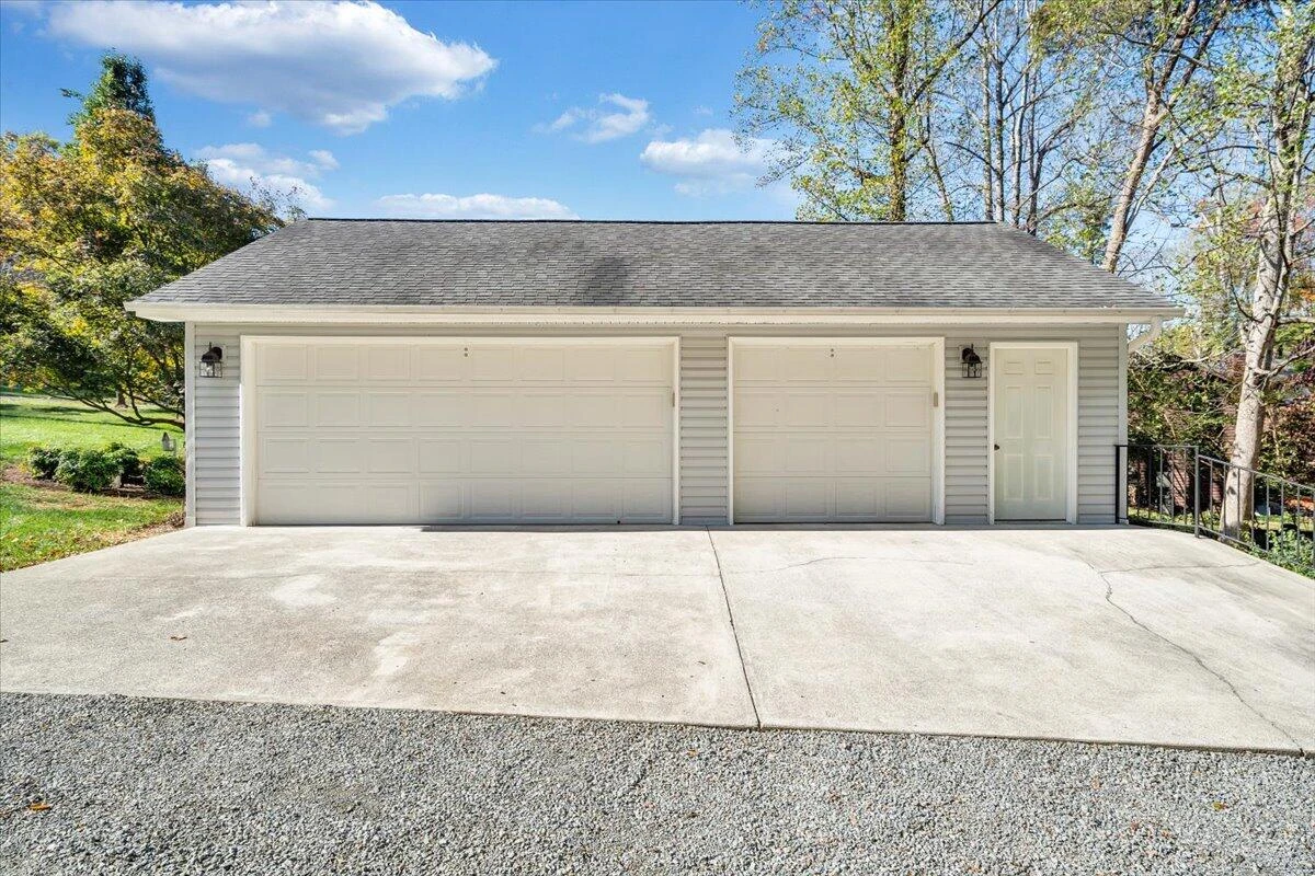 265 Hampton DR - Photo 59