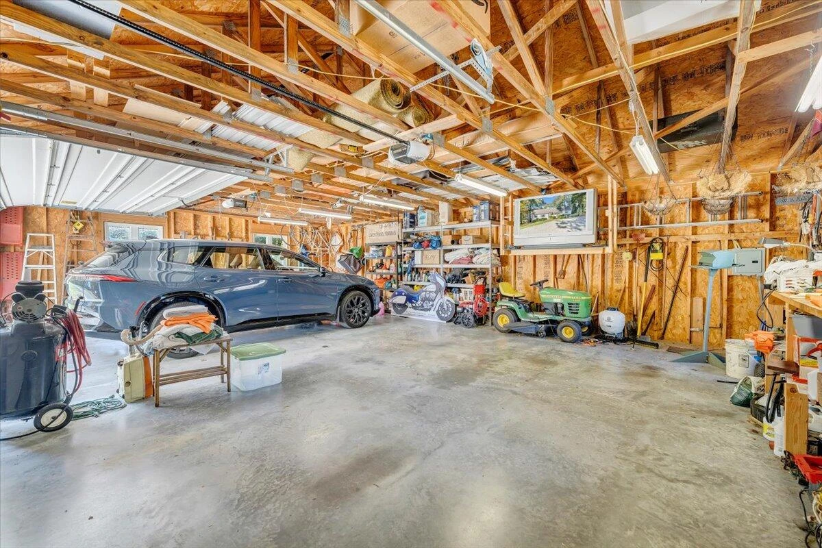 265 Hampton DR - Photo 63
